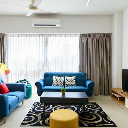 By The Sea Beach Front Apartment 峇都丁宜 外观 照片