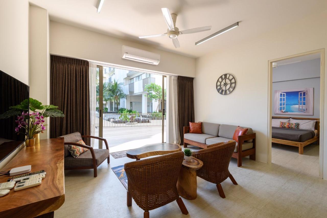By The Sea Beach Front Apartment 峇都丁宜 外观 照片