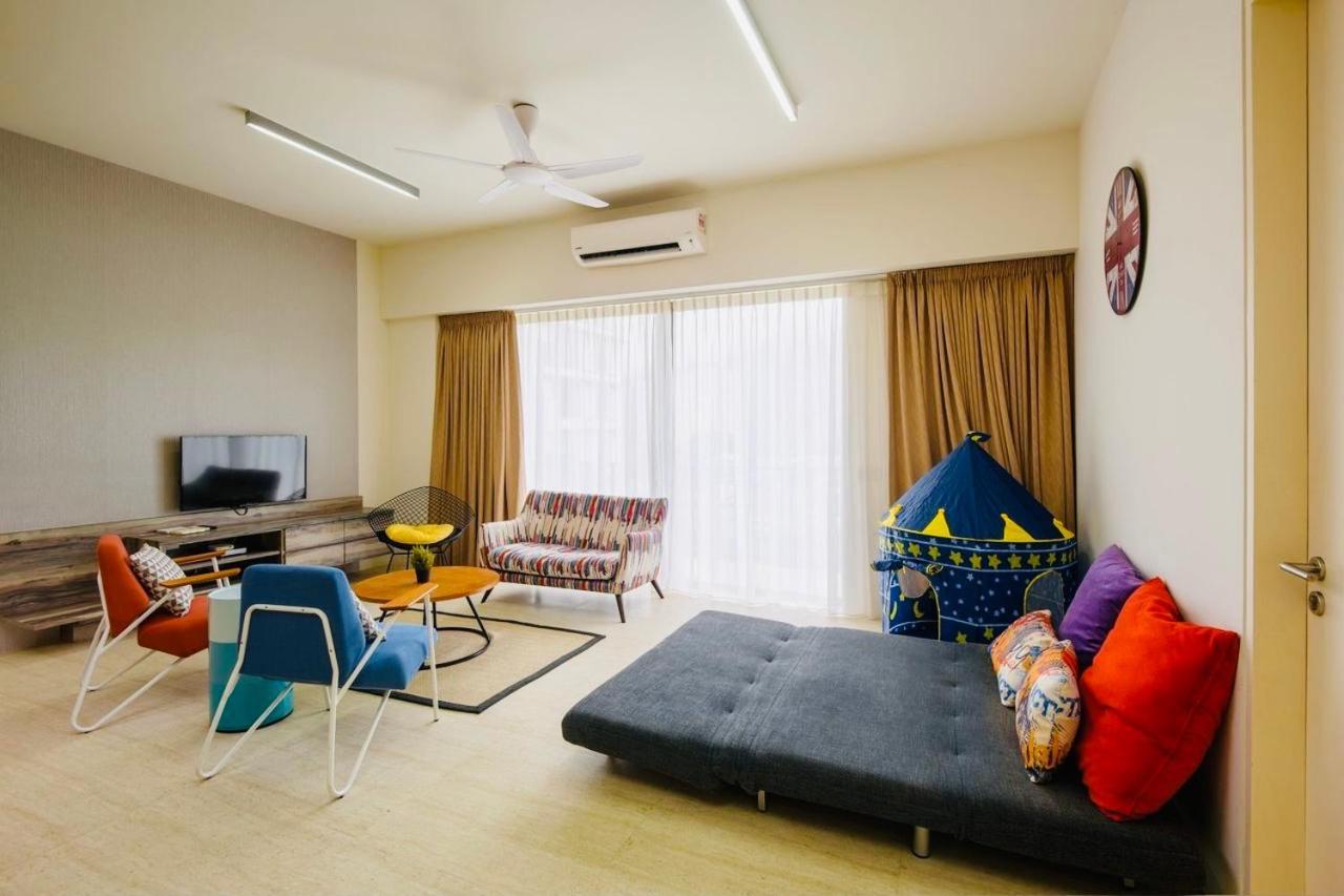 By The Sea Beach Front Apartment 峇都丁宜 外观 照片