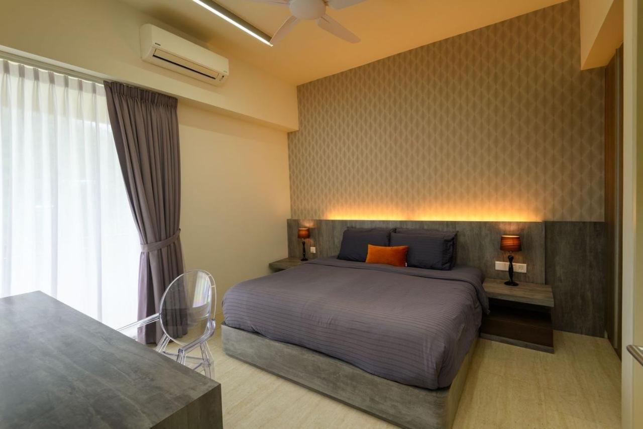By The Sea Beach Front Apartment 峇都丁宜 外观 照片