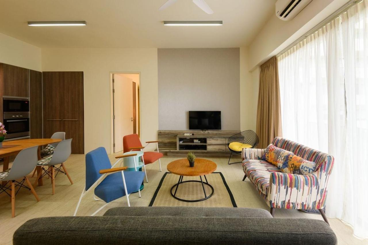 By The Sea Beach Front Apartment 峇都丁宜 外观 照片