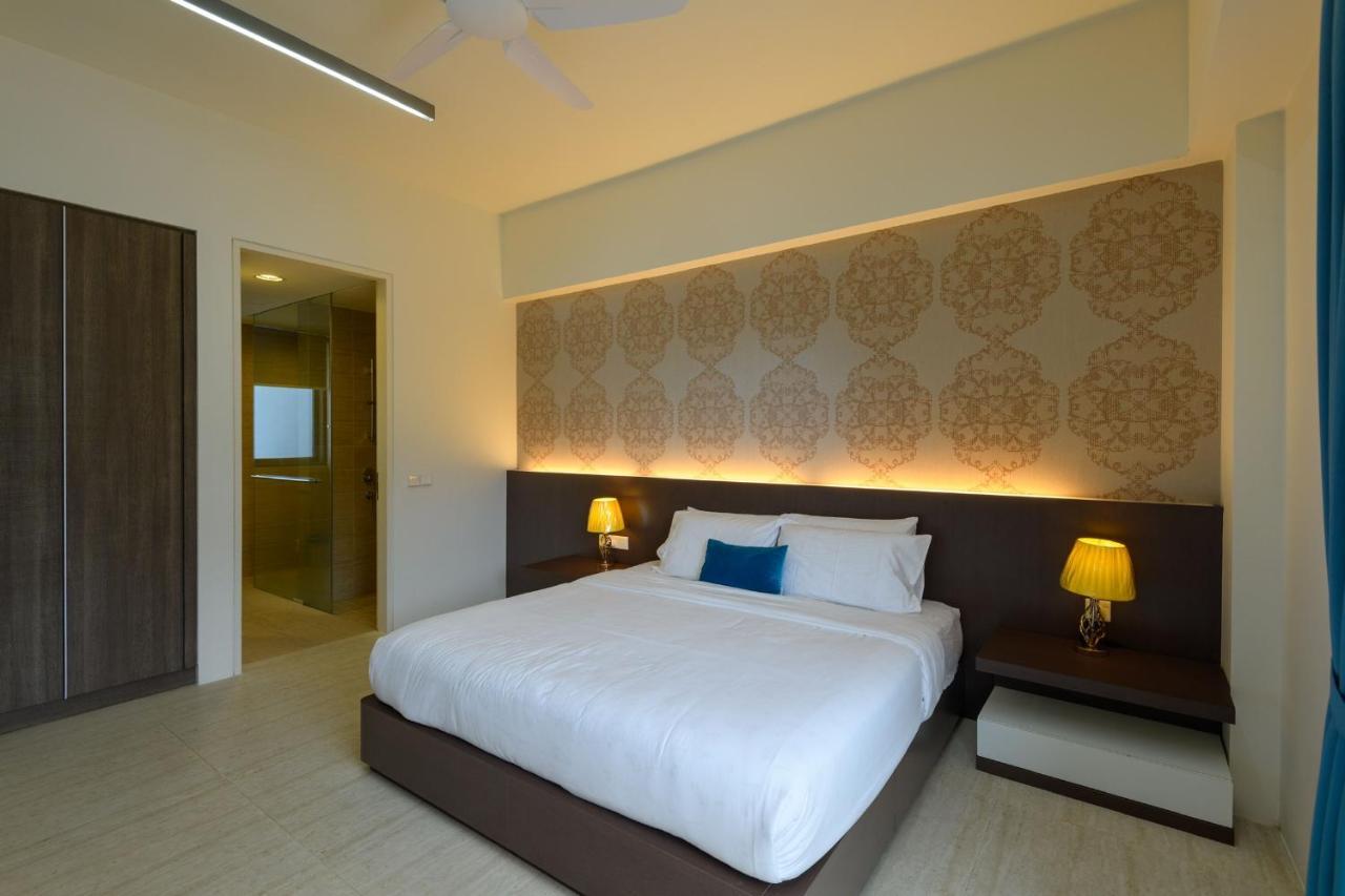 By The Sea Beach Front Apartment 峇都丁宜 外观 照片