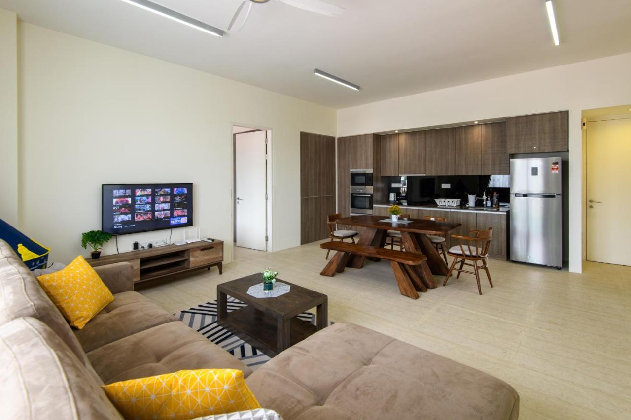 By The Sea Beach Front Apartment 峇都丁宜 外观 照片