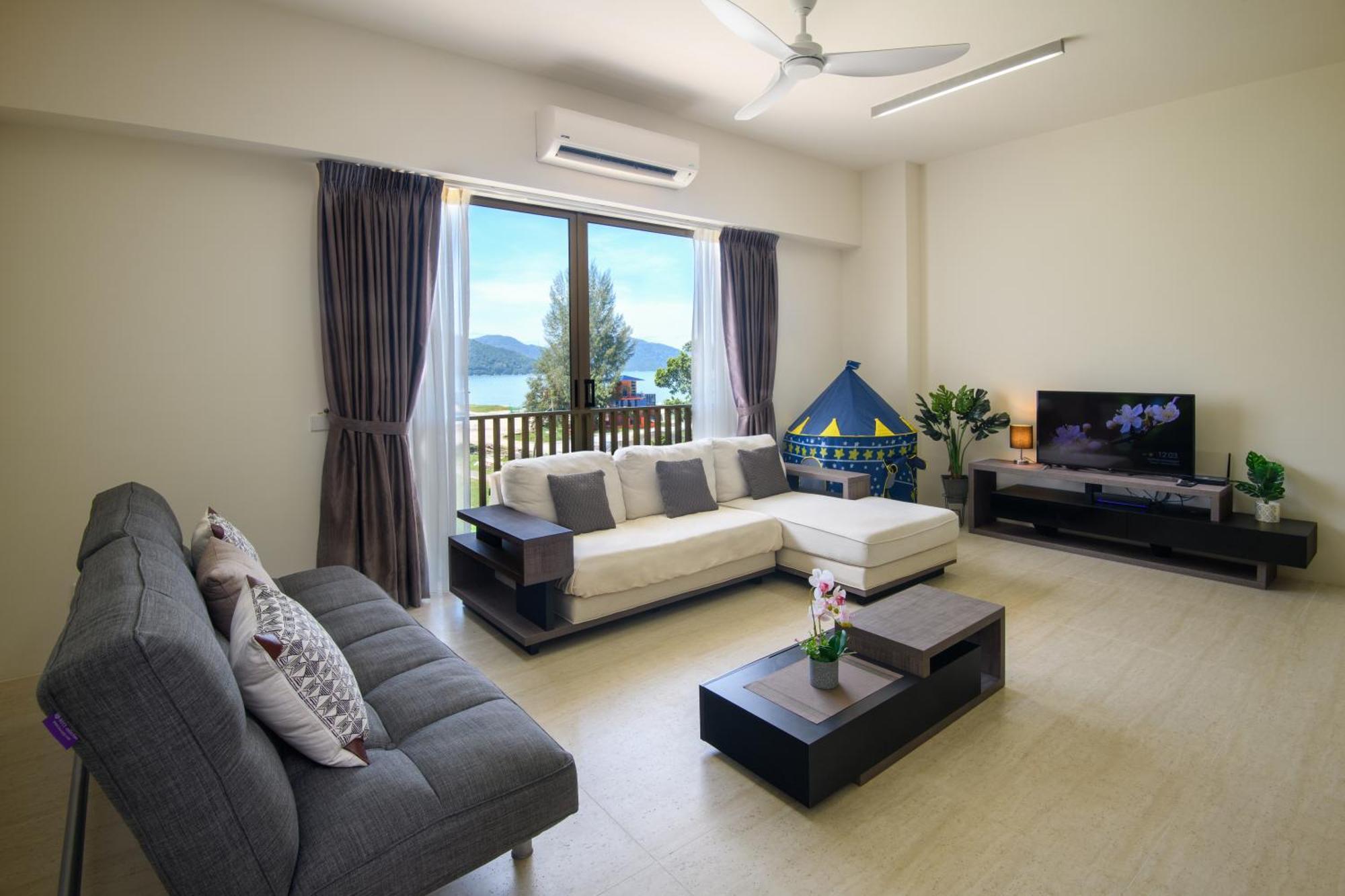 By The Sea Beach Front Apartment 峇都丁宜 外观 照片