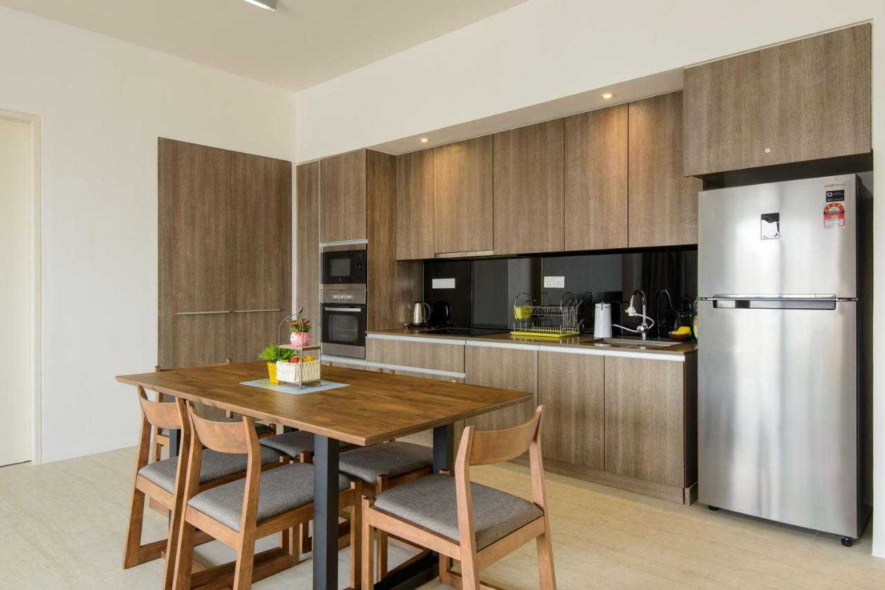 By The Sea Beach Front Apartment 峇都丁宜 外观 照片