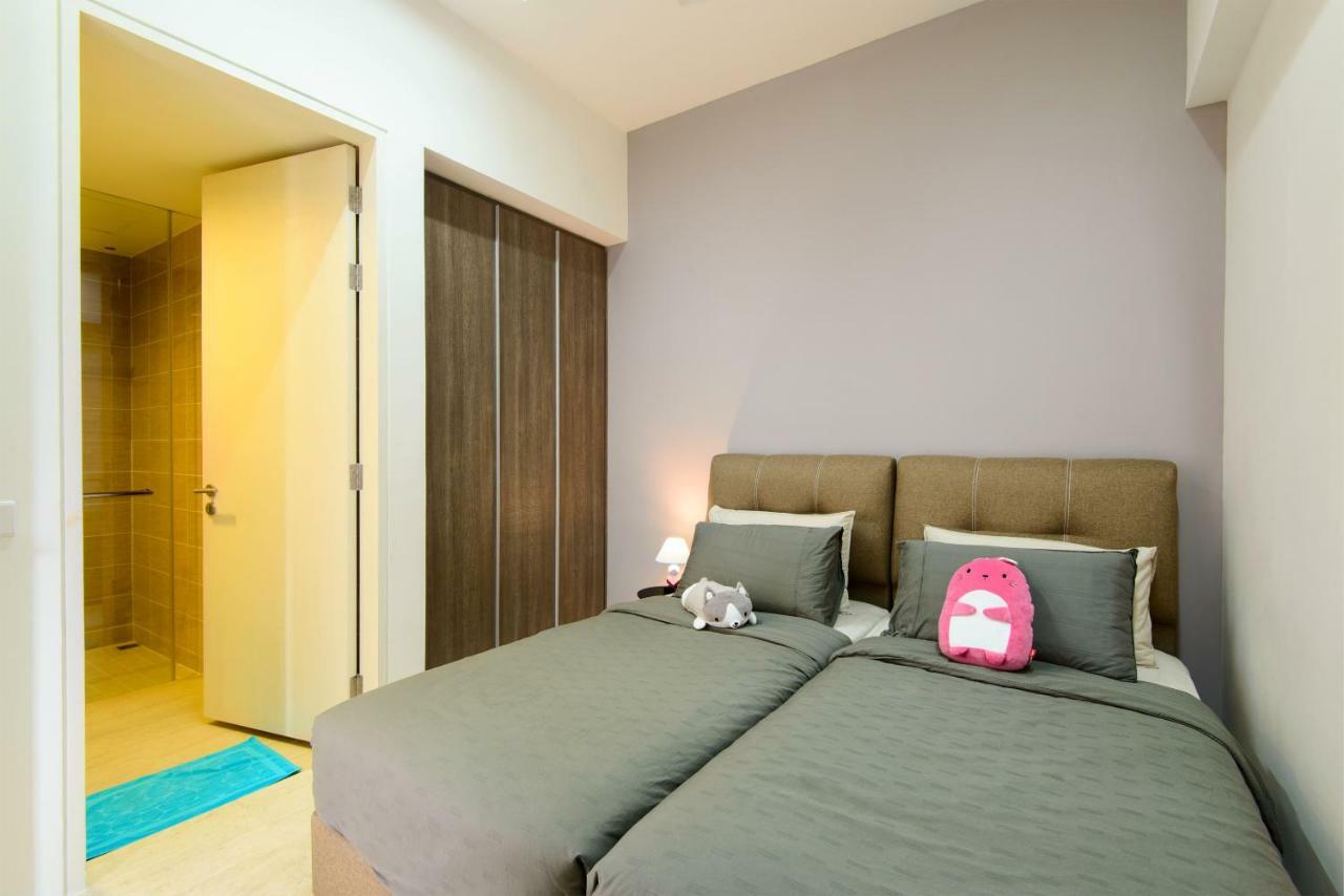 By The Sea Beach Front Apartment 峇都丁宜 外观 照片