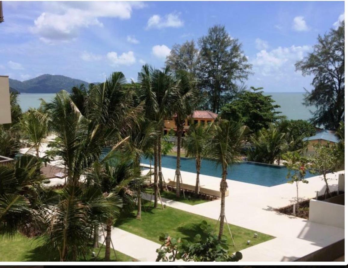 By The Sea Beach Front Apartment 峇都丁宜 外观 照片