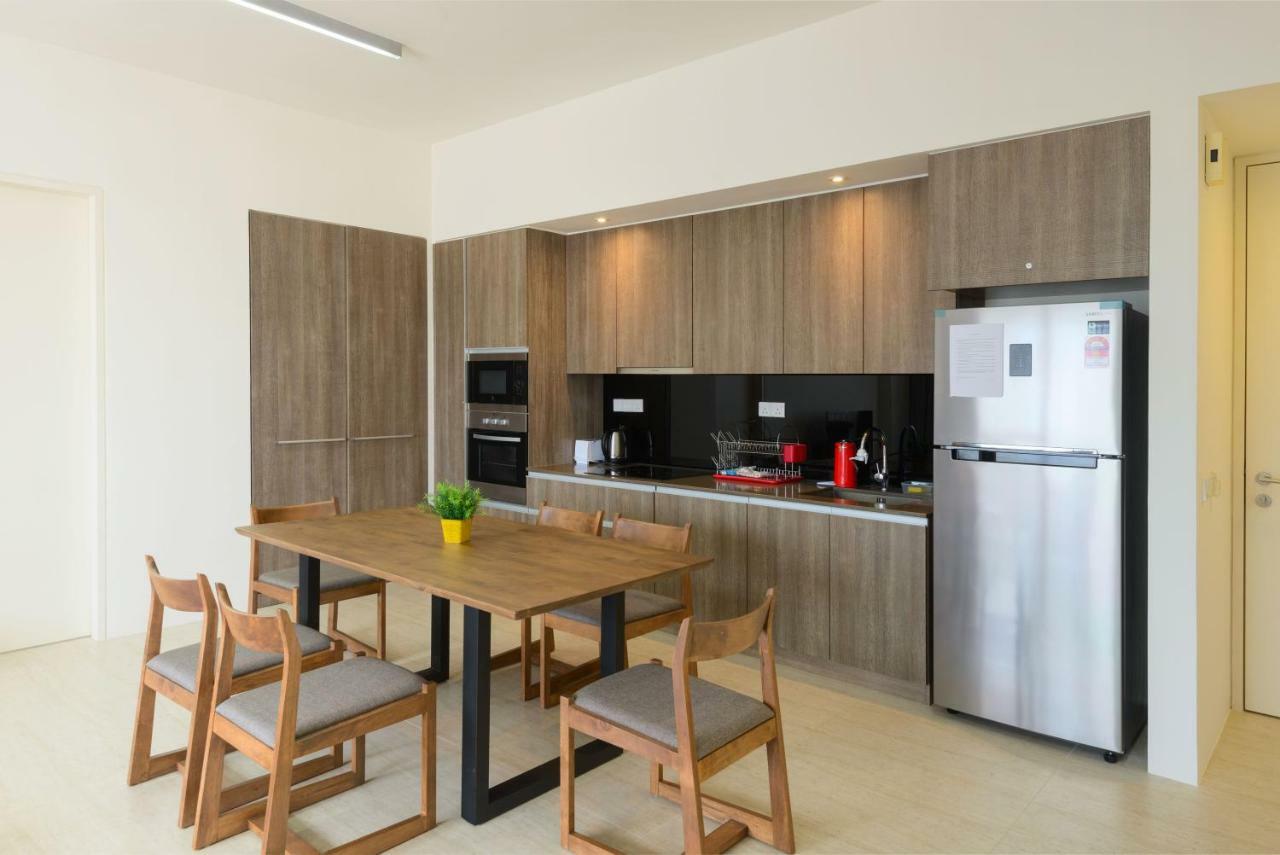 By The Sea Beach Front Apartment 峇都丁宜 外观 照片