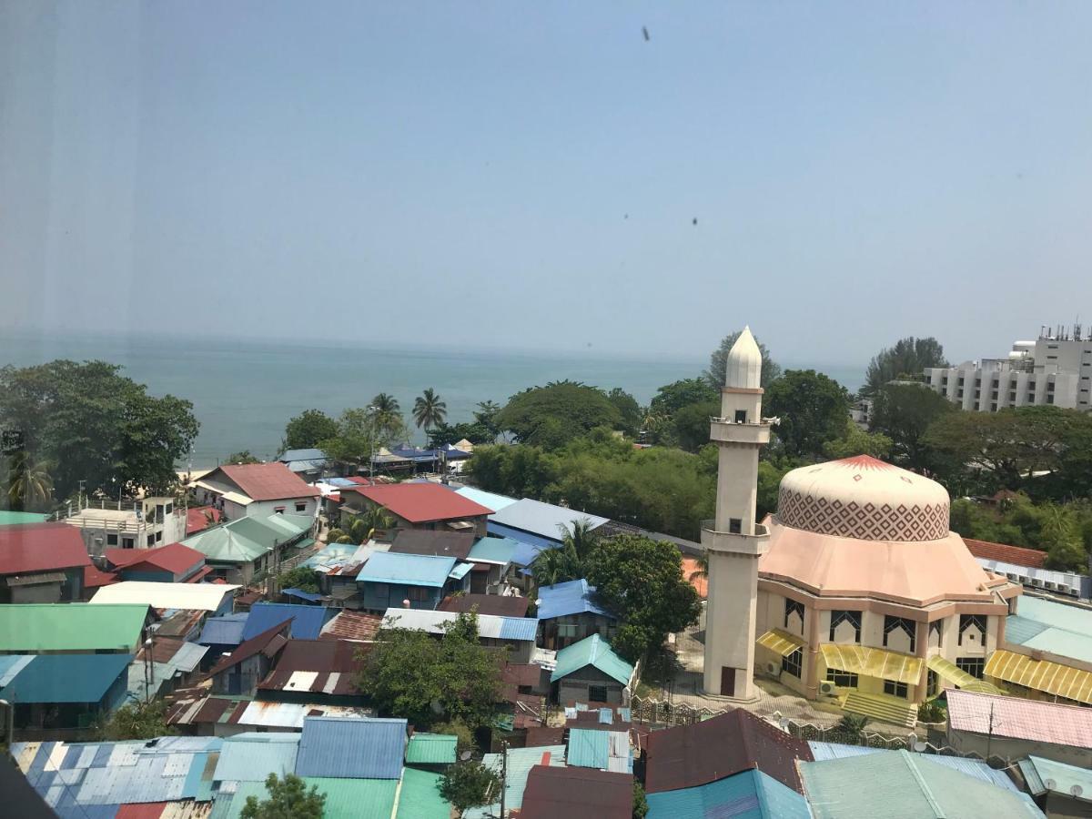 By The Sea Beach Front Apartment 峇都丁宜 外观 照片
