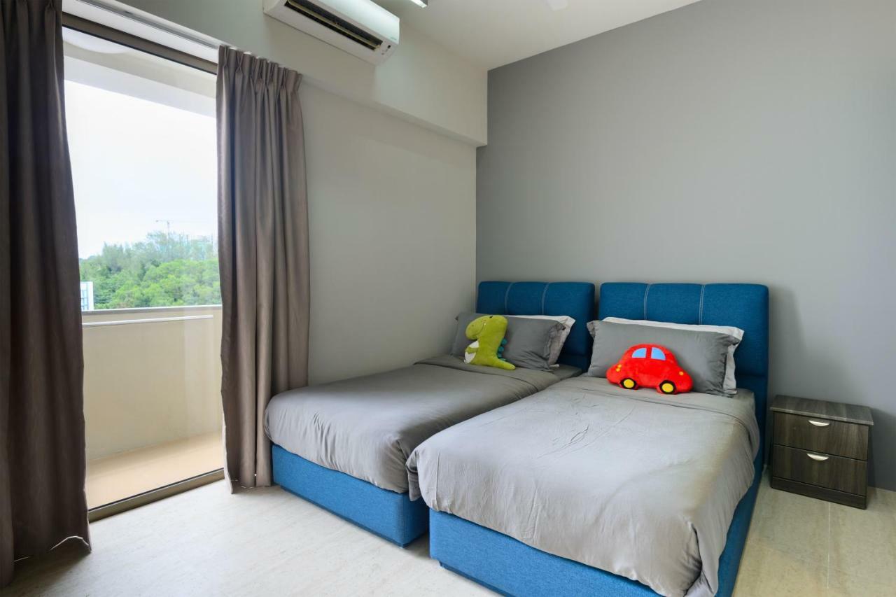 By The Sea Beach Front Apartment 峇都丁宜 外观 照片